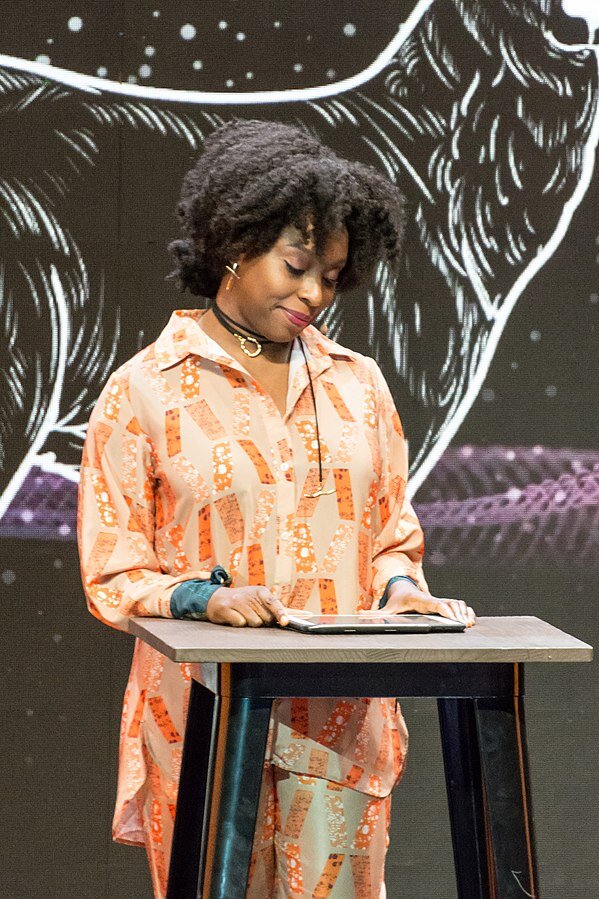 Littérature africaine -  Chimamanda Ngozi Adichie - Photo de Carlos Figueroa (CC BY-SA 4.0)